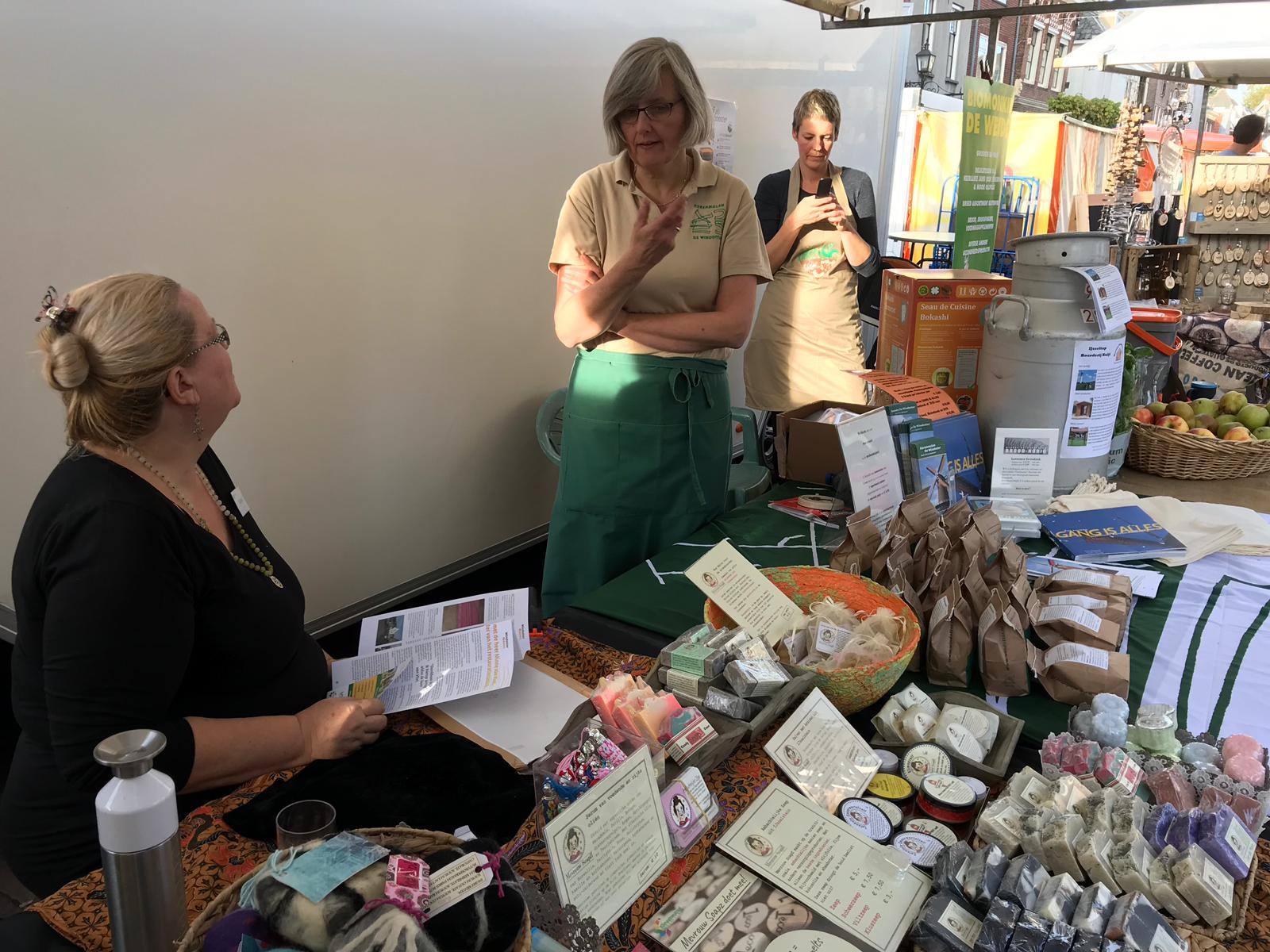 Mevrouw Soapz, Molen De Windotter, Biomonkie 